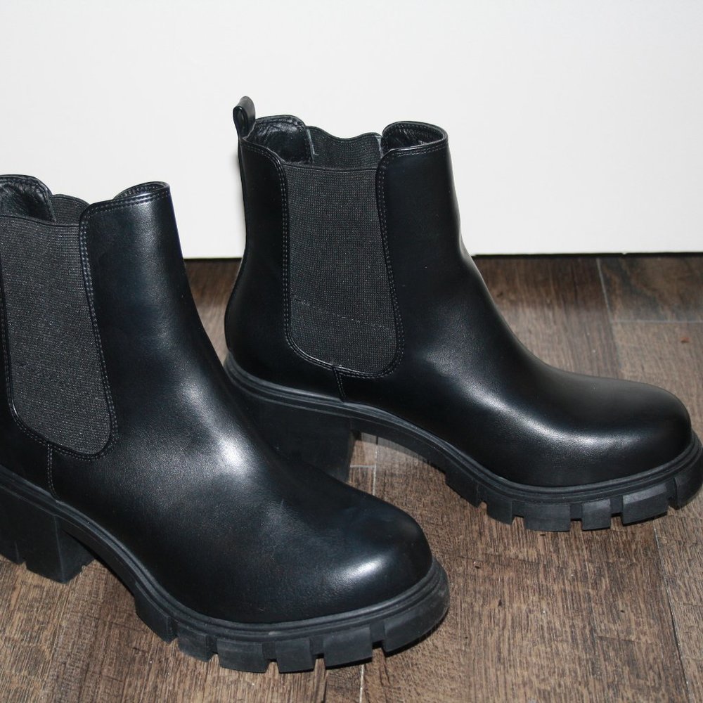 New Women's Madden Girl Tessa Chelsea Boots